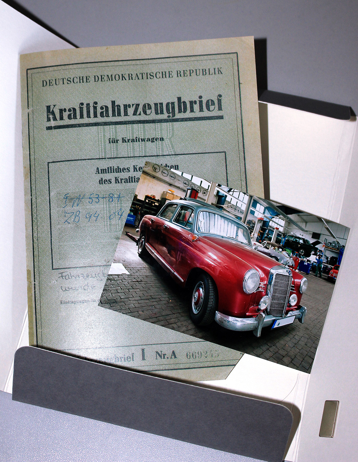 Olaf Nicolai – Helenes Auto